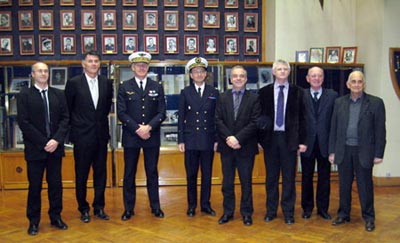 L. Chaudron (Onera), M. Tonon (mayor of Salon de Provence and President of the Provence Agglopole), General G. Modéré (Commander of the Air Force Officers’ School (EOAA) and base 701), IGA J-Eric Chevillot (Director of the DGA EV), J-Y. Longère (Director of Pégase), the Pr P. Lagonotte (Director of the CREA), G. Virlogeux (Mayor of Lançon de Provence) and R. Gimet (Mayor of Saint-Chamas). 