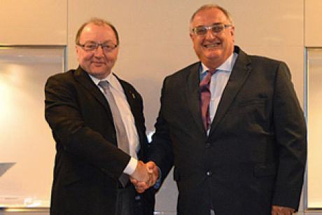 DCNS et l’ONERA signent un accord-cadre pour une R&amp;D innovante et coopérative