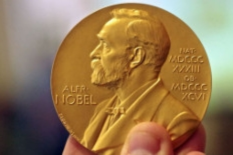 Prix Nobel de physique 2020 : contribution ONERA soulignée par la ministre des Armées