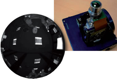 Le détecteur IR équipé de son FishEye et un exemple d'image à 360° obtenu par le système. 