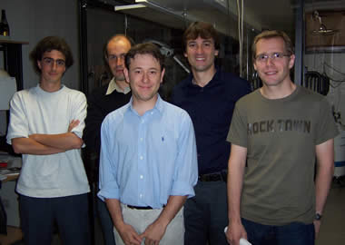 De gauche a droite : Fabien LIENHART, Salah BOUSSEN, Alexandre BRESSON (Onera) Philippe BOUYER (IOTA) Arnaud LANDRAGIN (SYRTE) 