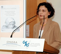Annick Loiseau , directeur de recherche à l'Onera présidente du Groupe de recherche international Graphène & nanotubes 