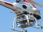 Le drone ReSSAC permet d'embarquer des systèmes d'acquisition et de traitement d'information en boîtier externe. 