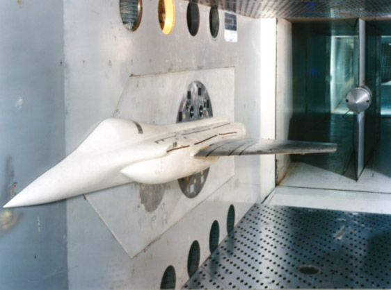 Rafale model in the S2MA wind tunnel (Modane) for aeroelastic studies conducted between 1985 and 1990